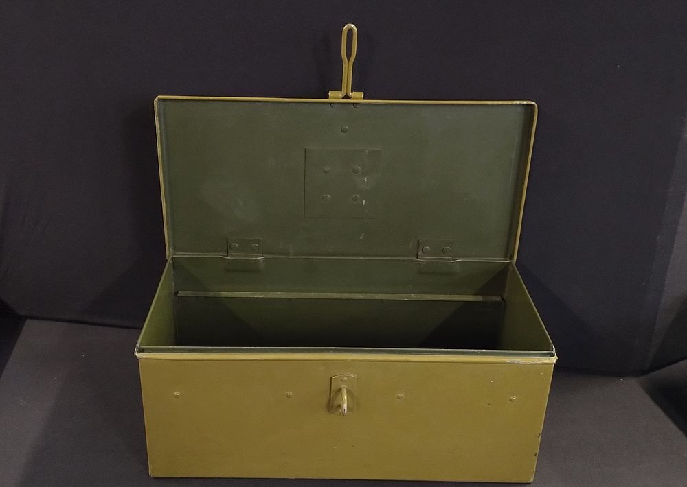 Lot 180: Vintage ammunition lock box
