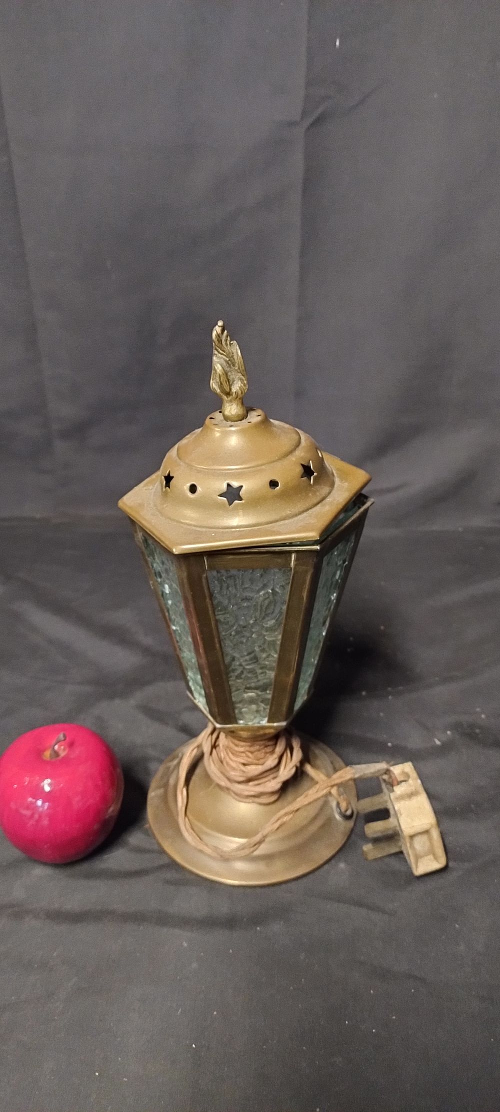 Lot 224: Vintage brass and glass desk lamp with bayonet...