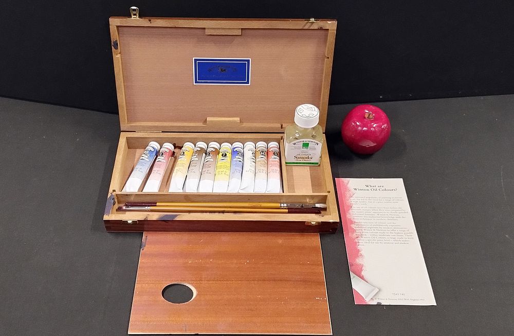 Lot 278: Windsor and Newton Wooden Artists oil Paint set,...