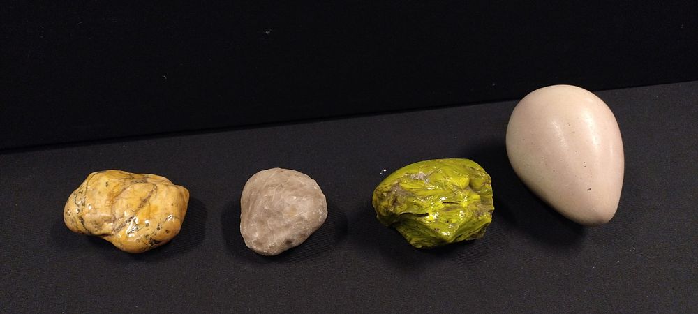 Lot 279: 4 various rocks and minerals