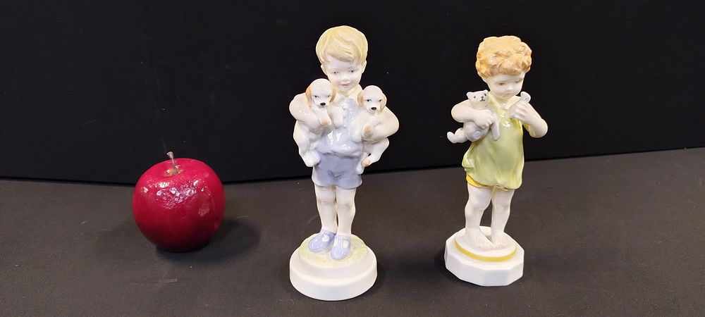 Lot 288: 2 Royal Worcester figurines. Wednesday's Child and Mondays...