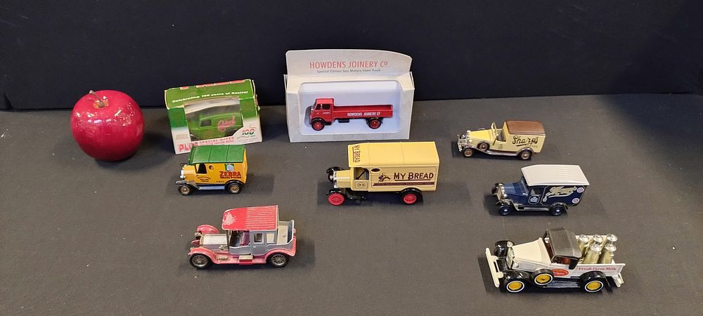 Lot 299: Vintage diecast vehicles Hornby Hobby, Matchbox, lledo,lesney,