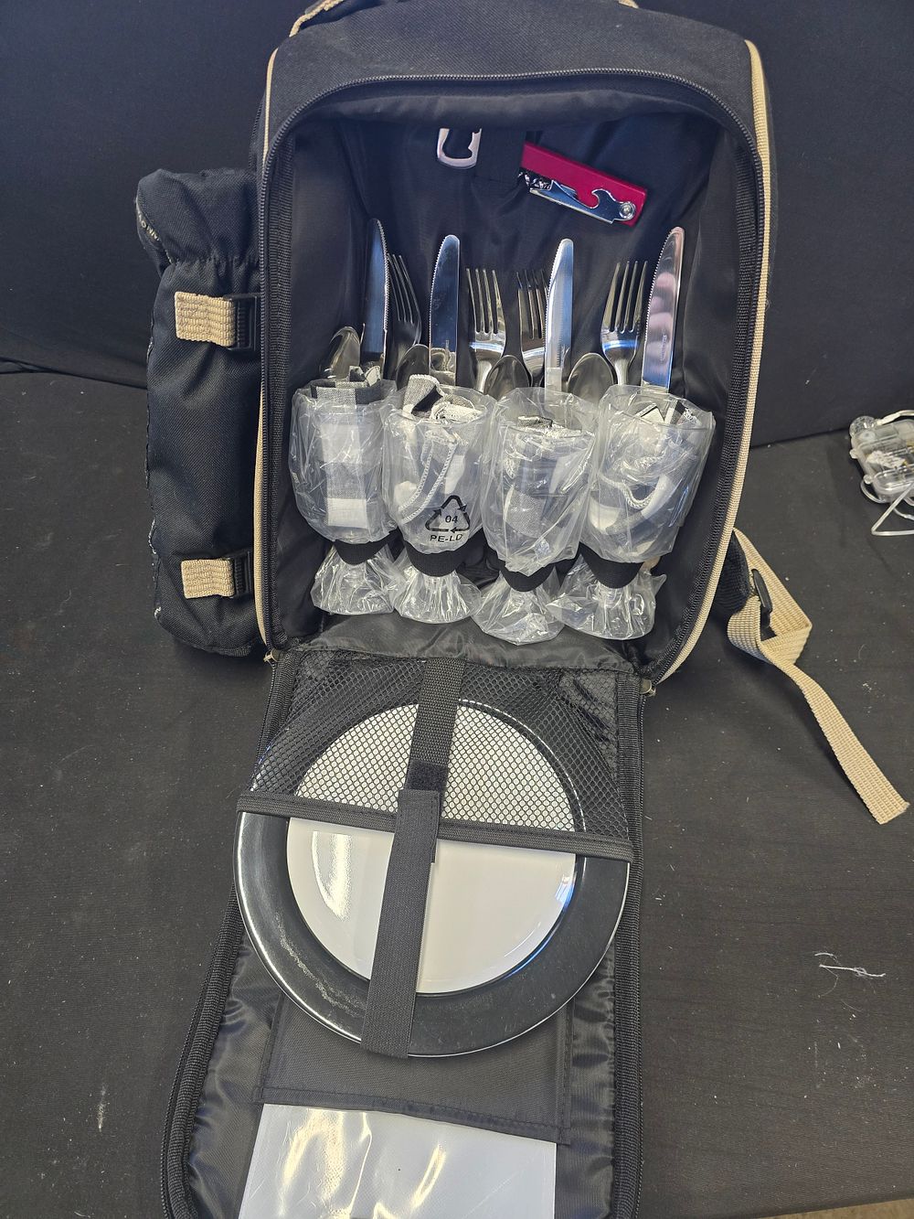Lot 316: Brand new picnic rucksack but California innovations