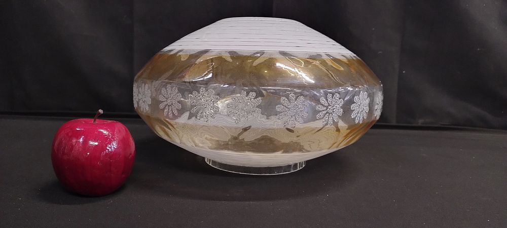 Lot 349: 1960's glass UFO shaped ceiling pendant light shade...
