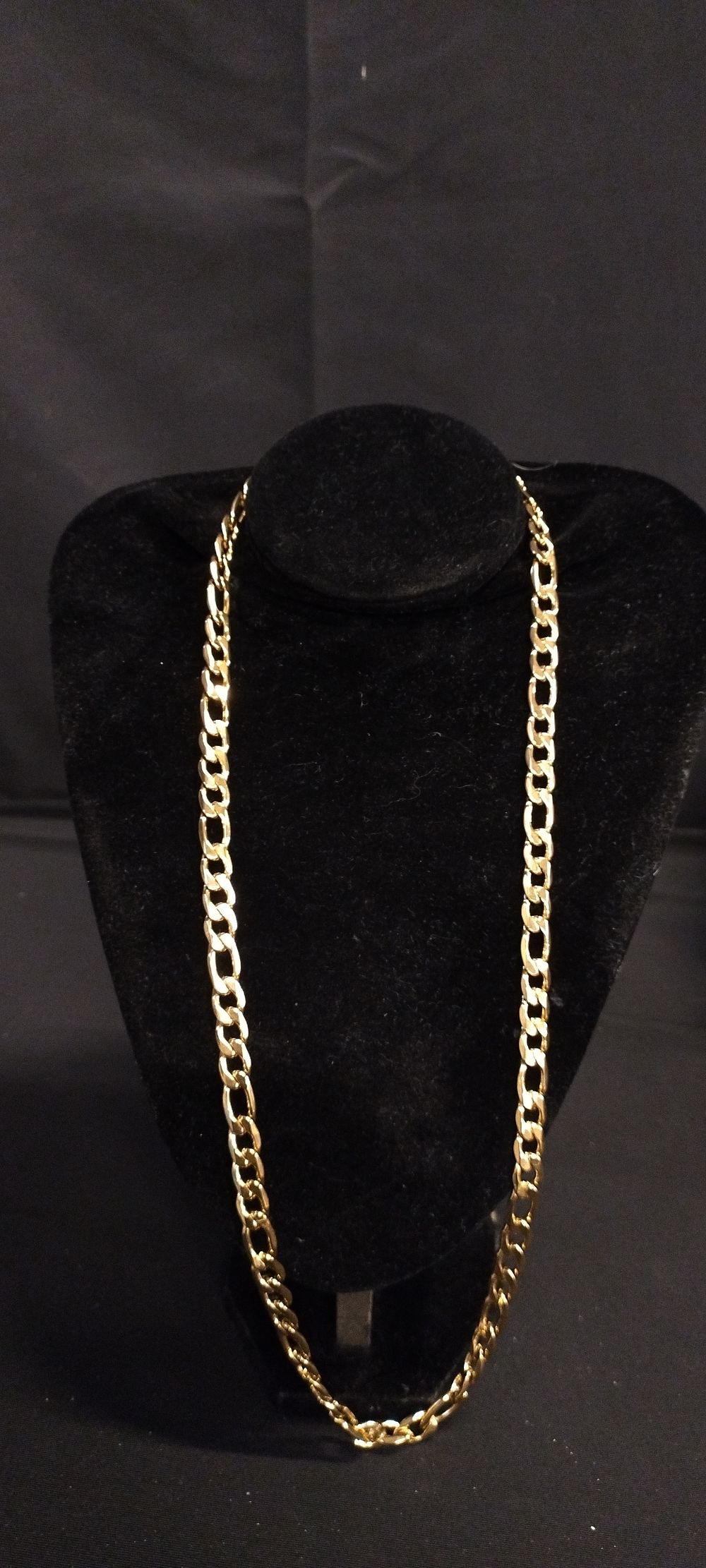 Lot 352: 6 x Various gold tone and black chains