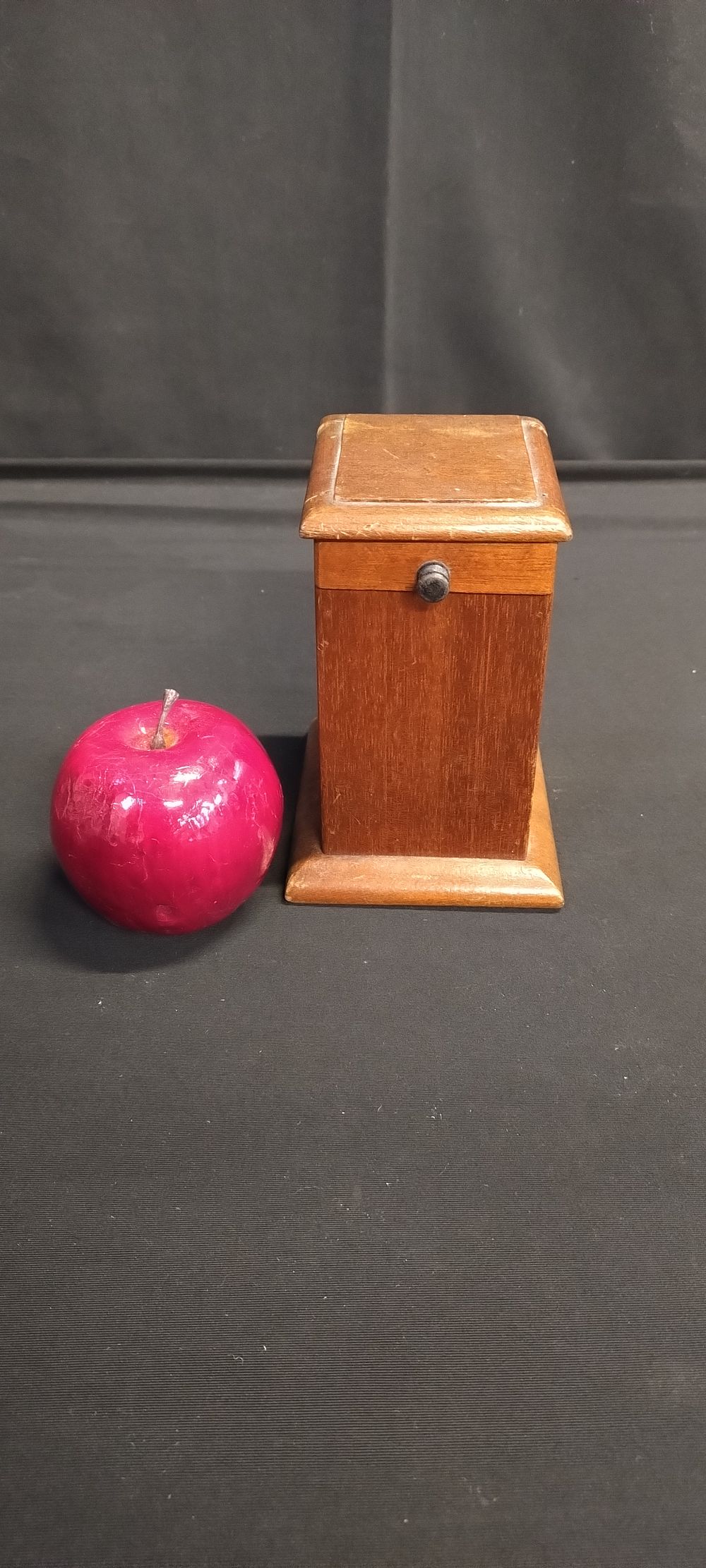 Lot 368: Vintage wooden coin saving bank