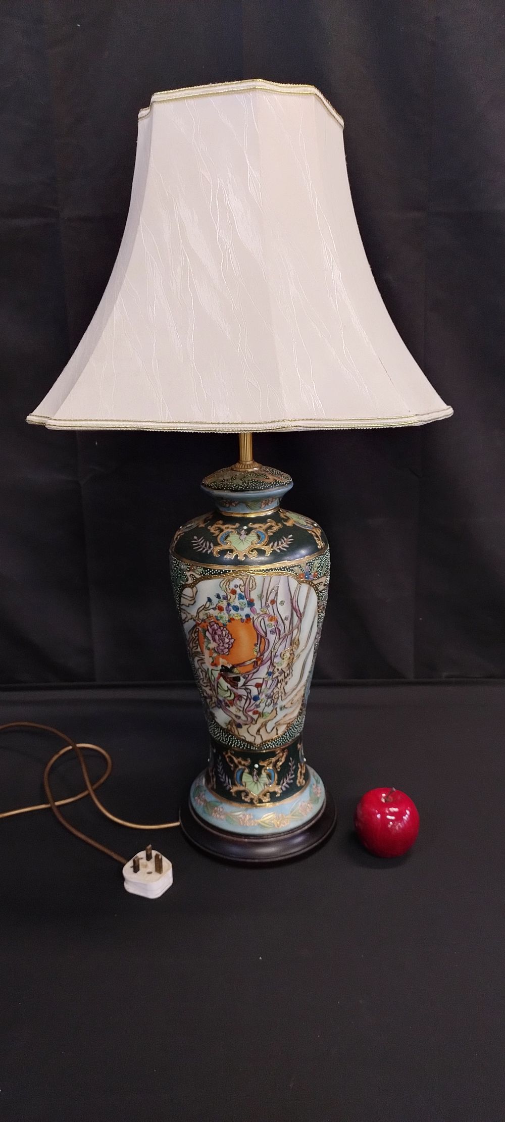 Lot 370: Oriental satsuma vase lamp on wooden base with...
