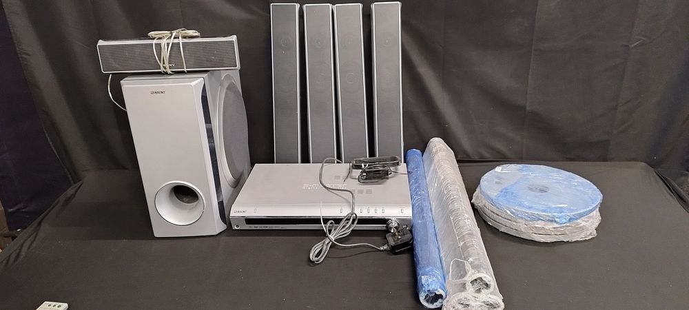 Lot 397: Sony S-master digital amplifier CD/ DVD player and...