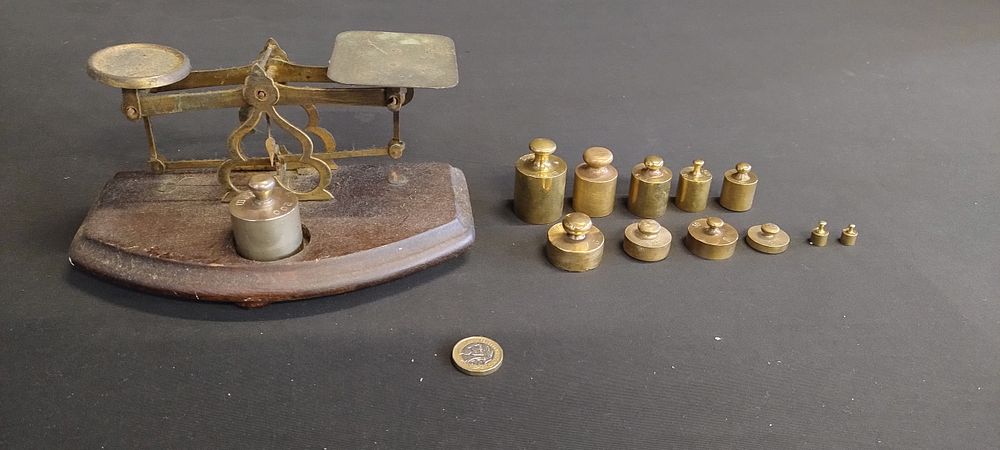 Lot 403: Victorian brass postal scales and weights