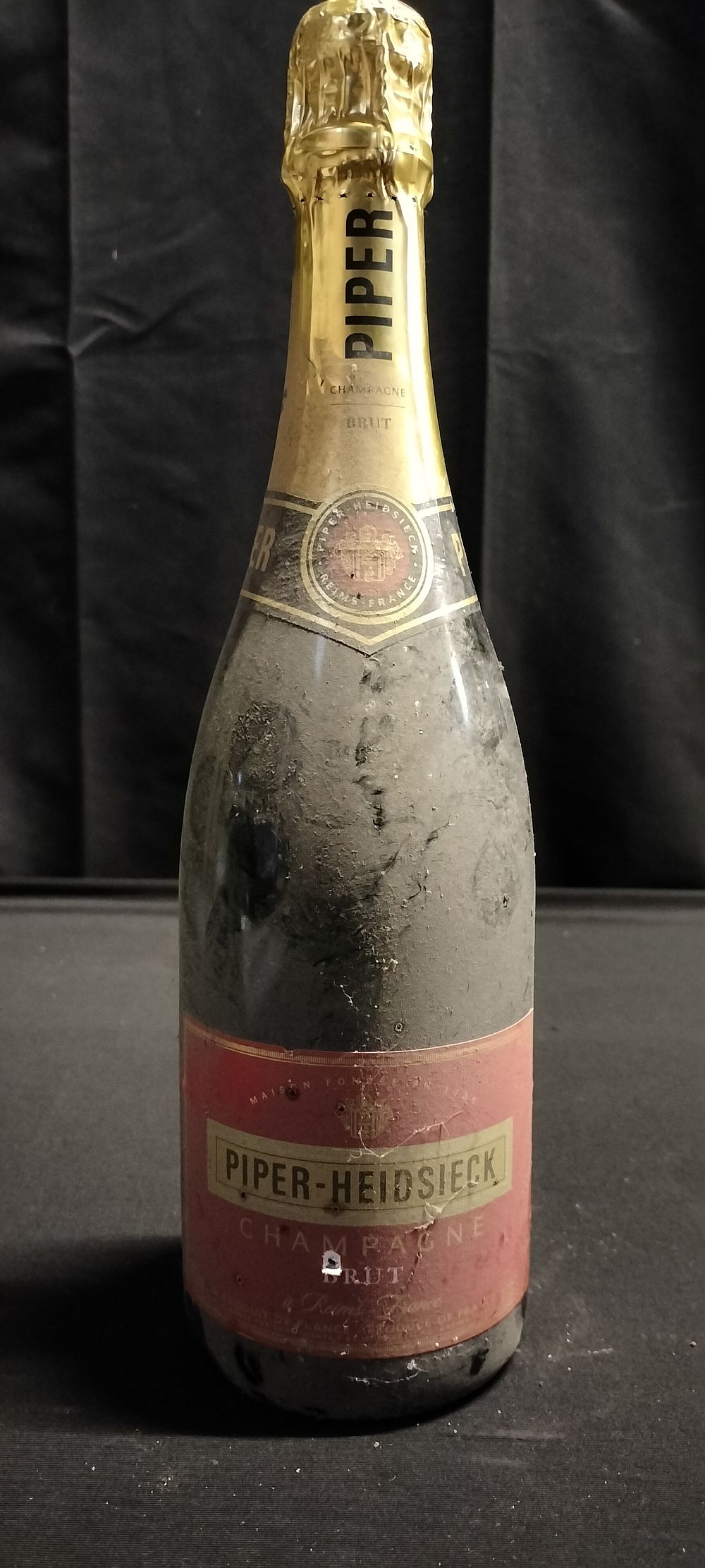 Lot 171: 750ml Bottle of Piper-Heidsieck Brut Champagne