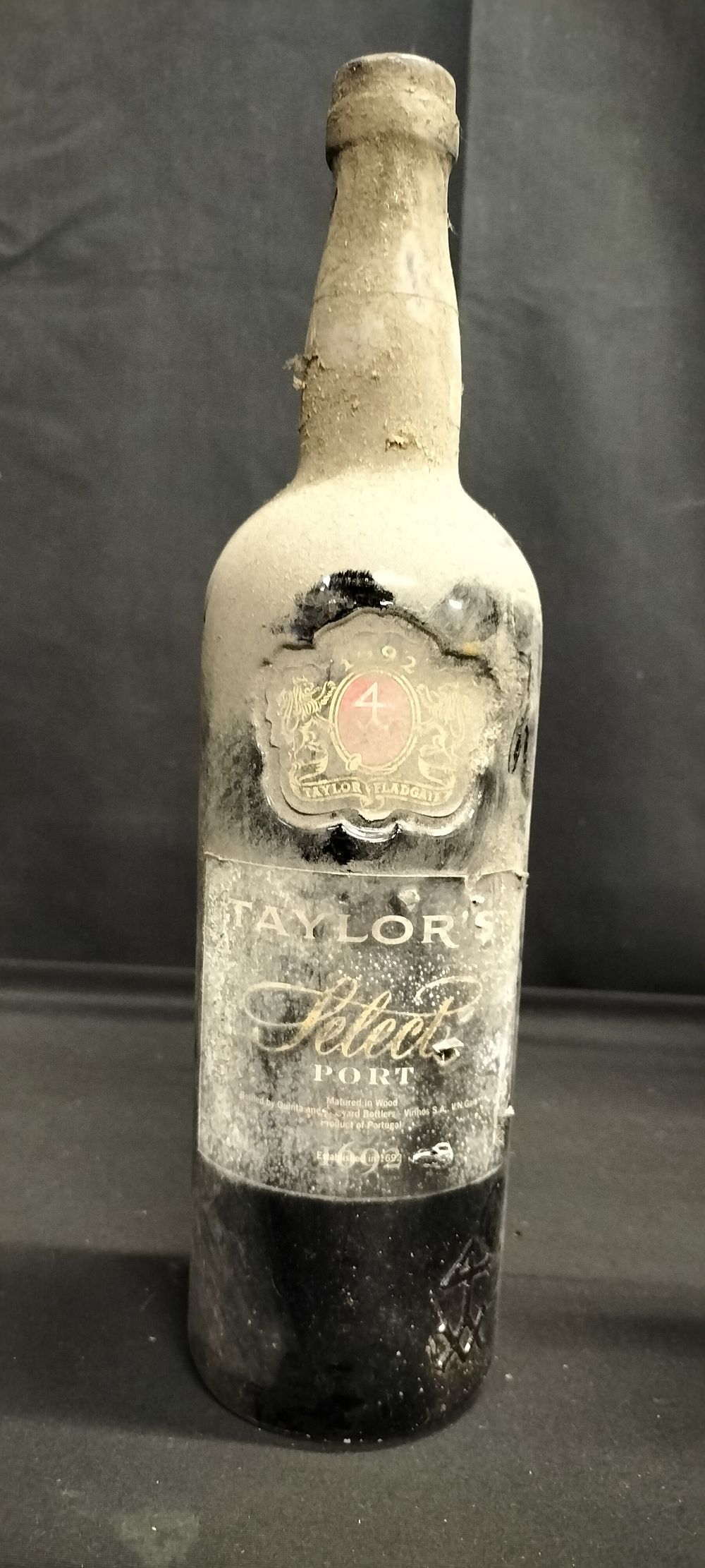 Lot 185: 75cl unopened bottle of Taylor's Select Port