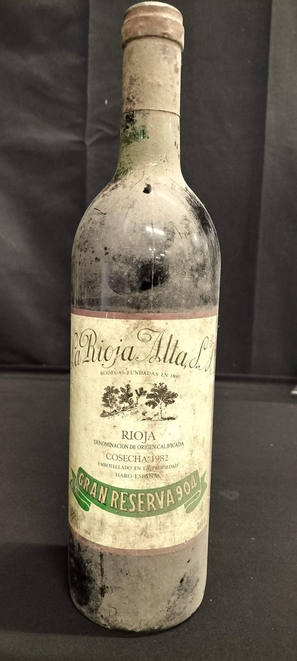 Lot 190: Unopened bottle of 1982 La Rioja Altia S.A....