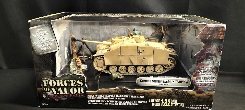 Lot 212: Boxed Forces of Valor 1.32 Scale Model of...