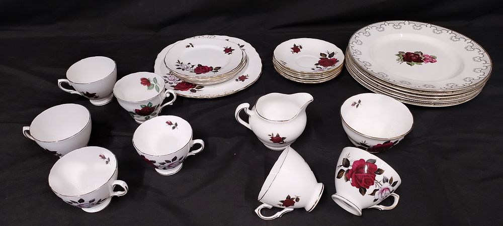 Lot 251: Set of Colclough crockery including cups, and plates