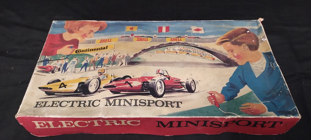 Lot 270: Vintage Electric Mini sport game