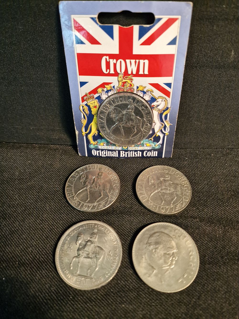 Lot 213: x5 Crowns inc 1977 (one in original packet) 1953 and Churchill