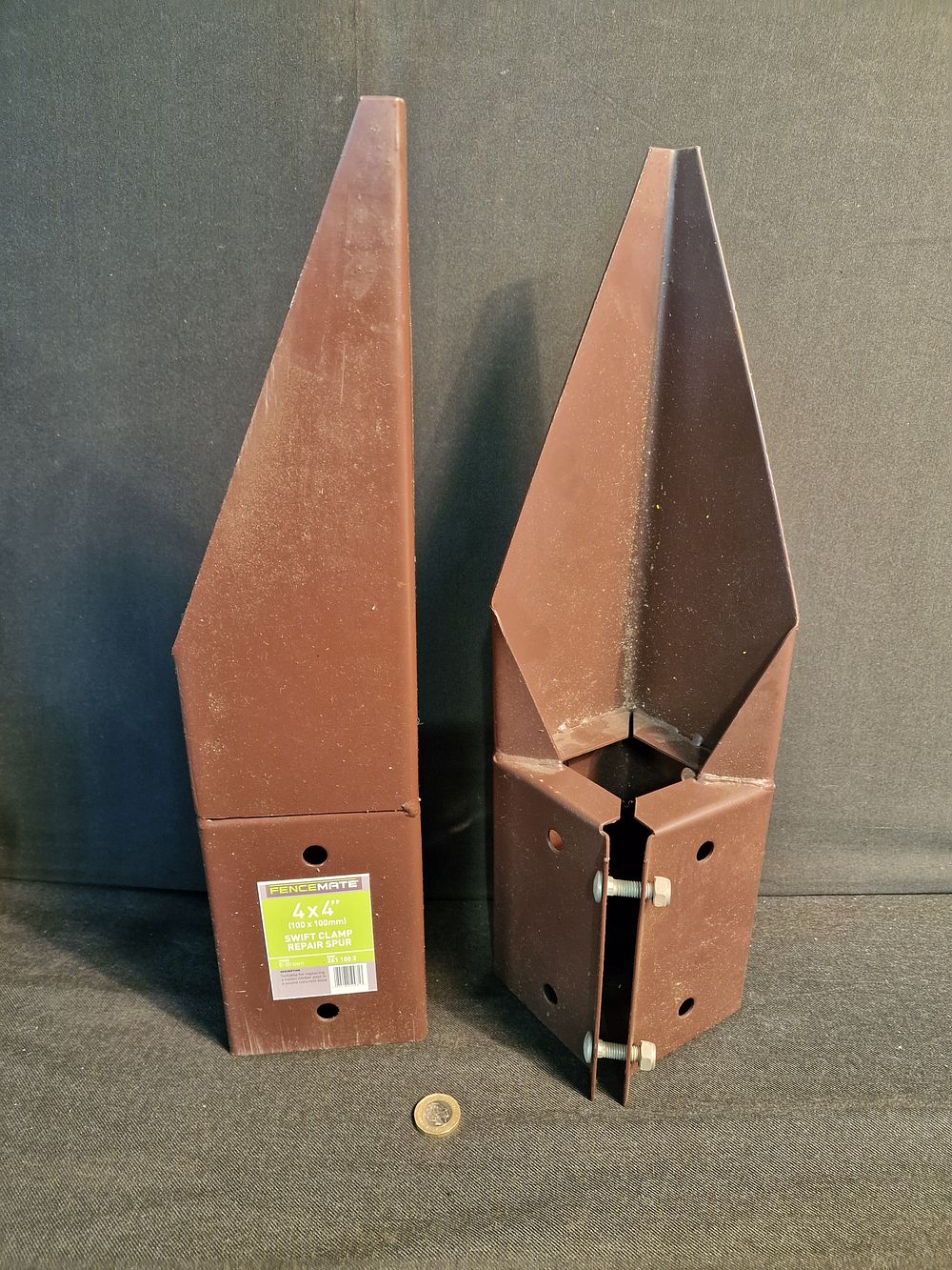 Lot 229: Pair of Fence Mate 4x4" Swift Clamp Repair Spur Fencing Post Holder New