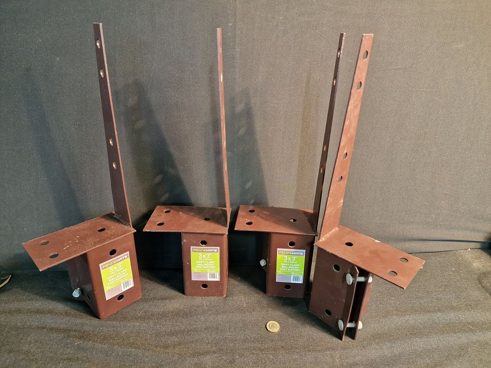Lot 231: x4 Fence Mate 3x3" Swift Clamp Wall Mount Post Support for Fence Posts New