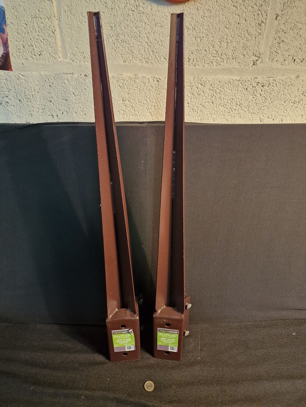 Lot 232: Pair of Fence Mate 2.3/4×2.3/4" 24" Length Swift Clamp Drive in Post Support for Fence Posts New