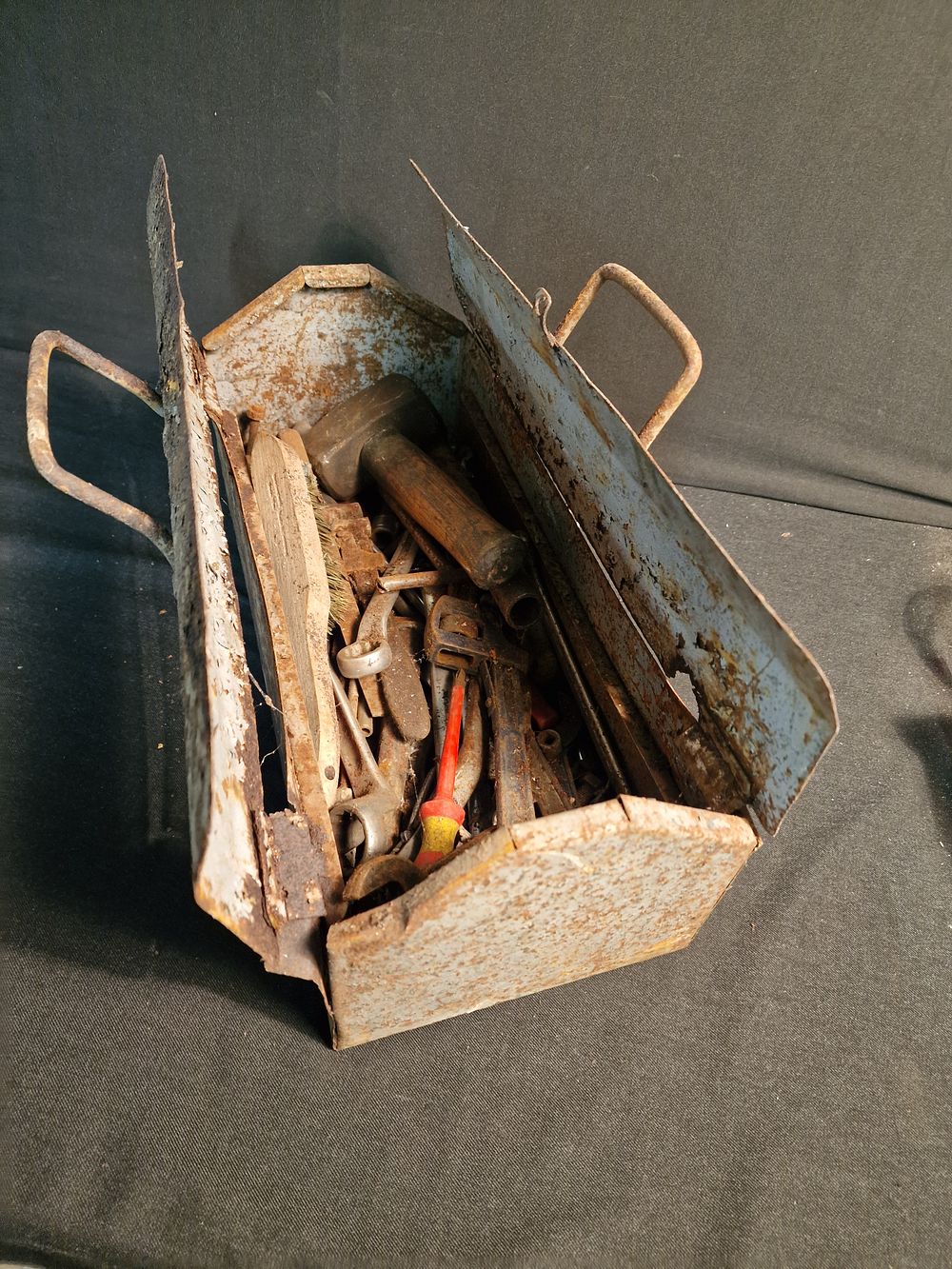 Lot 260: Vintage Tools in Metal Tool Box