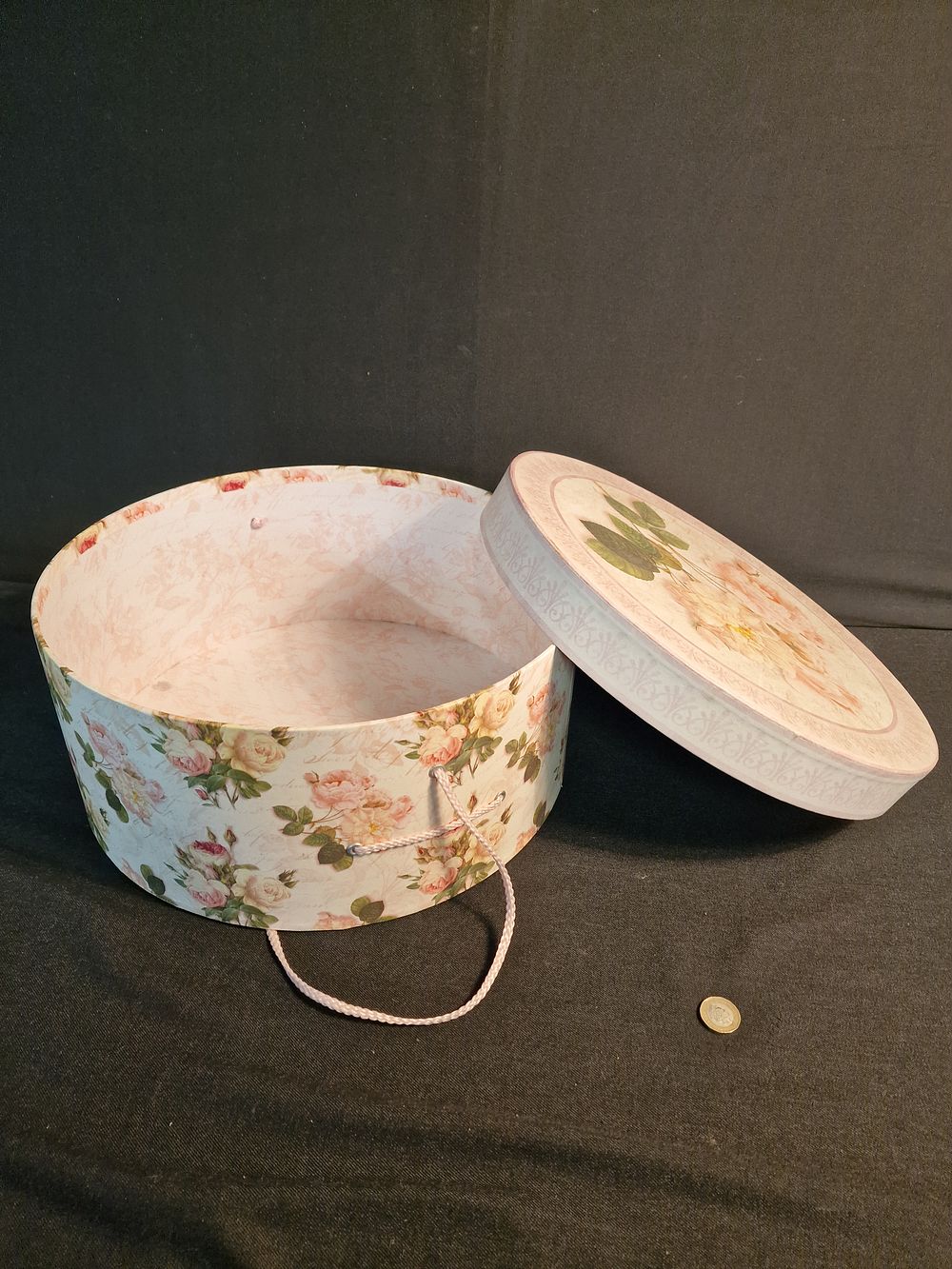 Lot 318: Hat Box