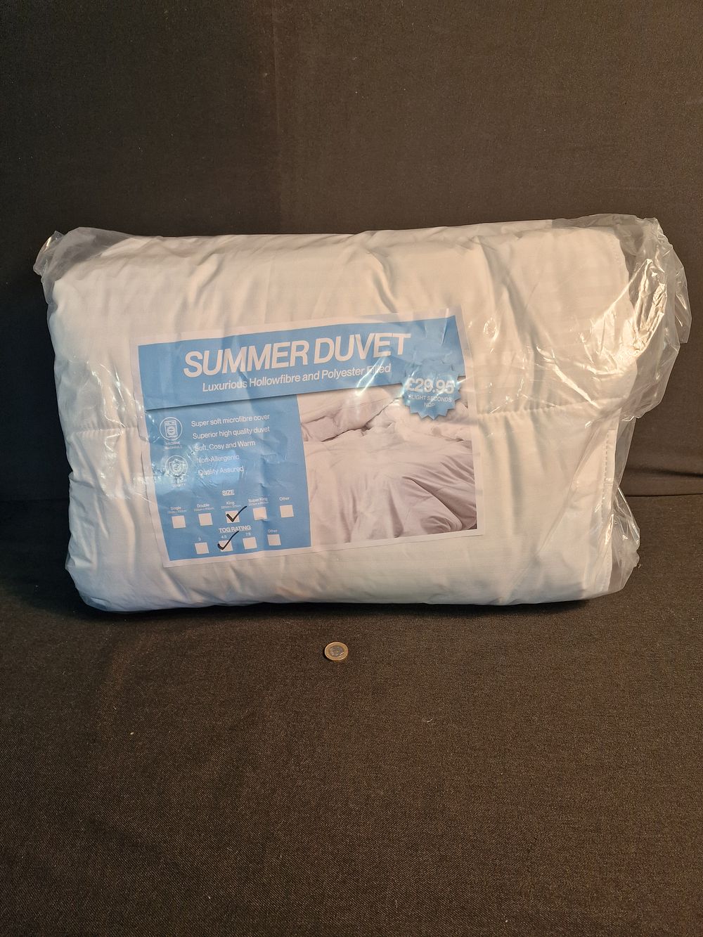 Lot 323: New Sealed Summer Duvet King 4.5 Tog RRP £29.95 Slight Seconds