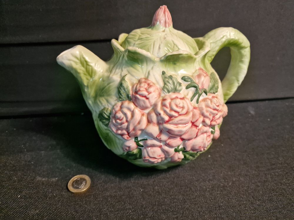 Lot 339: Vintage Floral Design Decorative Tea Pot