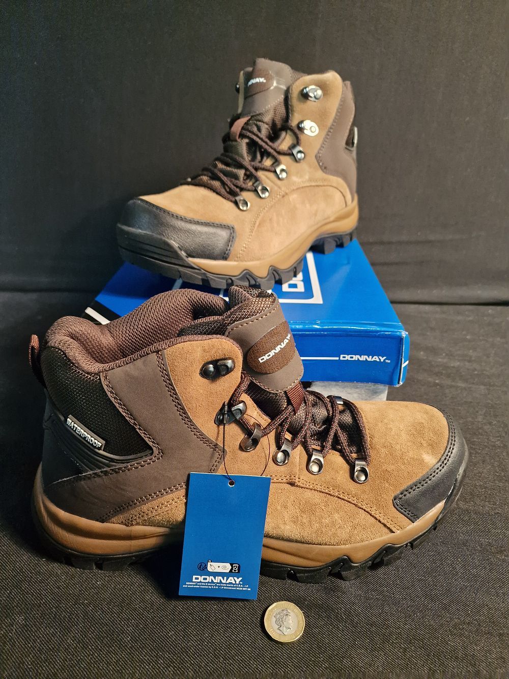 Lot 390: Brand New Donnay Suede Waterproof Walking Boots Uk 8 Brown Black RRP £79.99