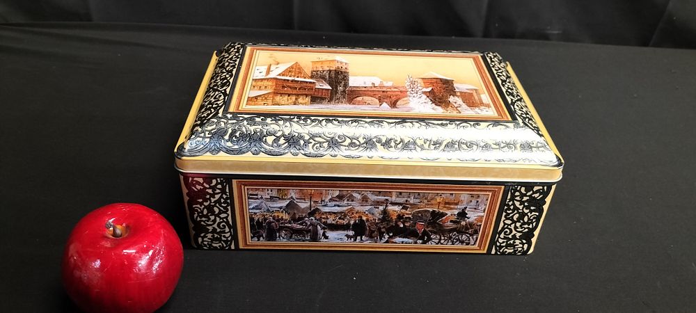 Lot 163: German biscuit tin