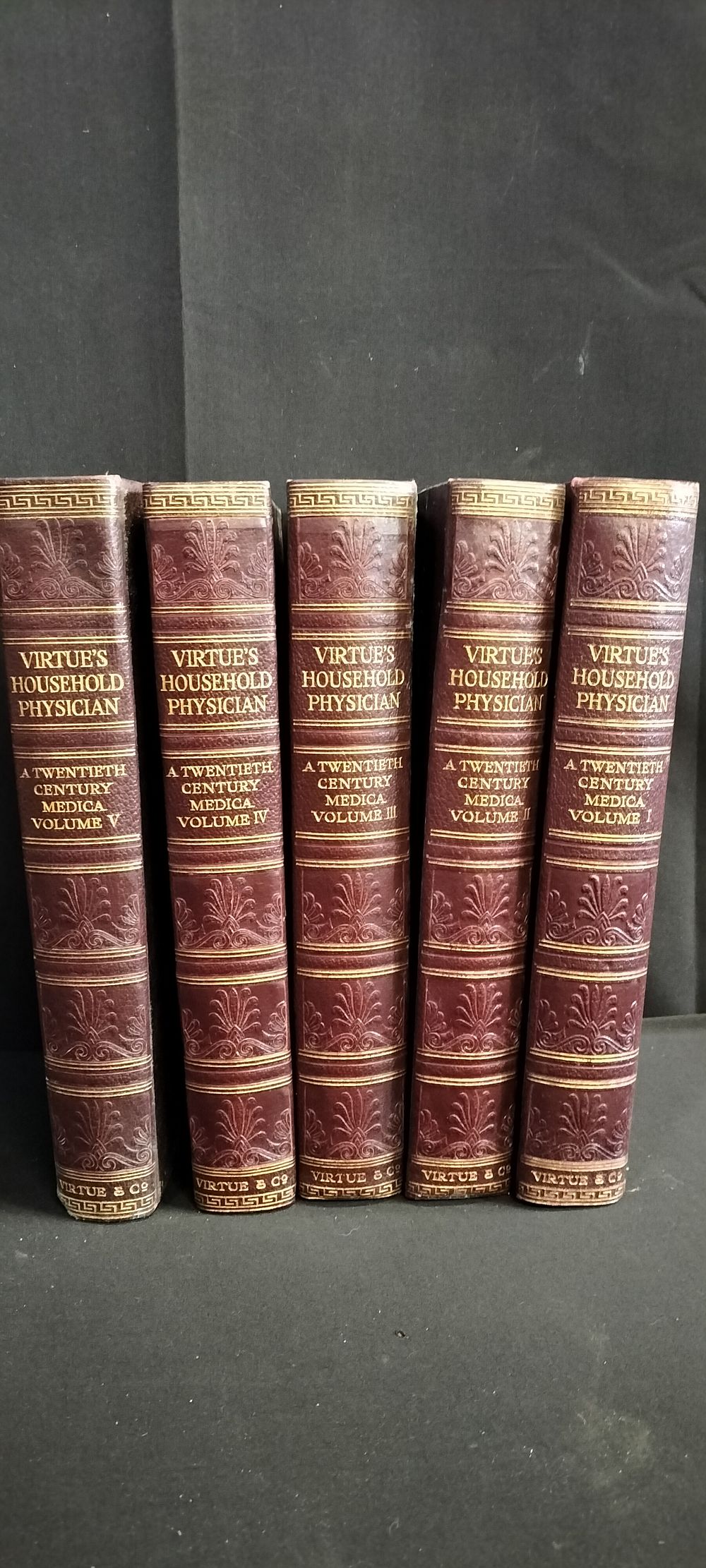 Lot 185: Full set of five Virtue's Household Physician, Twentieth...