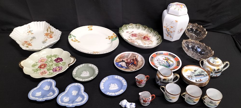 Lot 201: Mixed selection of plates and oriental, Wedgewood