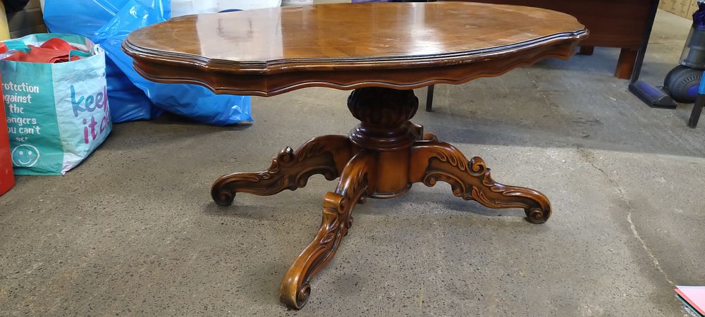 Lot 237: Walnut veneer coffee table. Measures approx H 55...