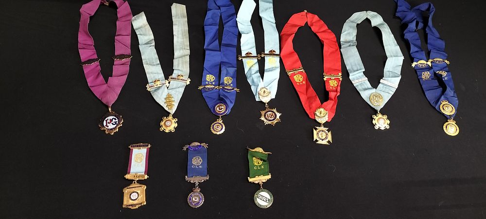 Lot 241: 10 various masonic collarettes and jewels from various...