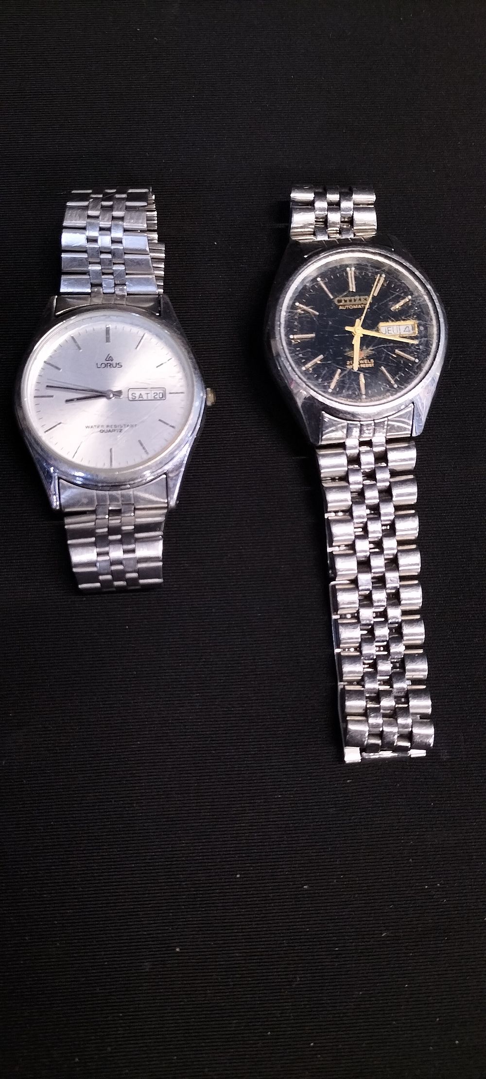 Lot 271: Two mens watches. Citizen automatic with date window,...