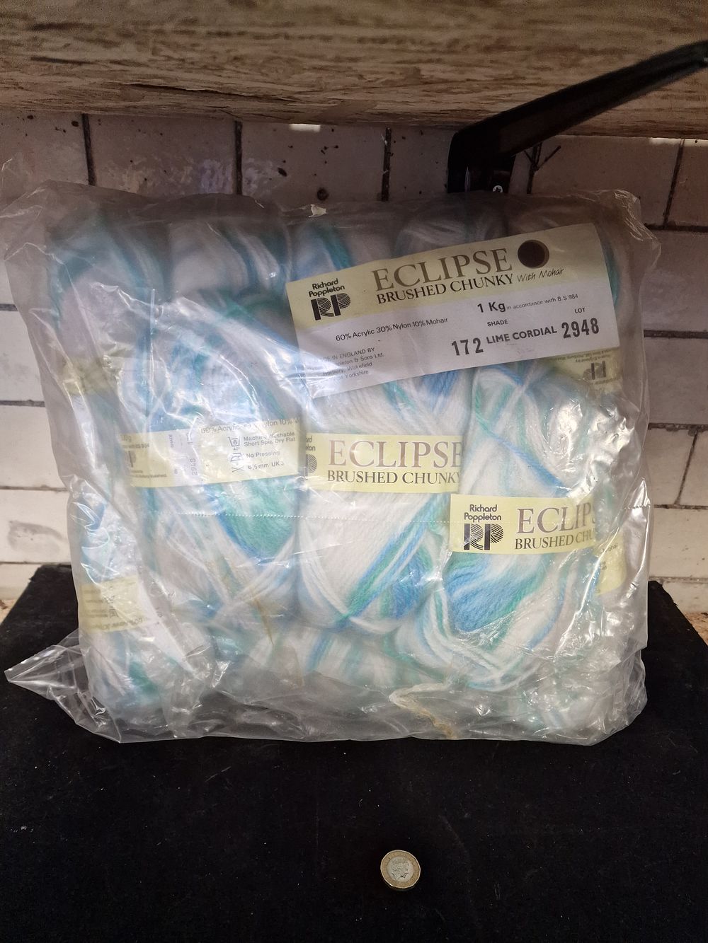 Lot 158: 1kg Eclipse Brushed Chunky Acrylic Wool Lime Cordial Colour