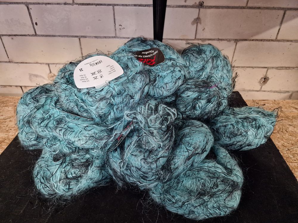Lot 207: Ritz Mohair Polyester Nylon Wool
