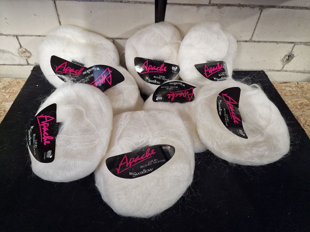 Lot 211: Apache Luxury Brushed Mohair Nylon Wool