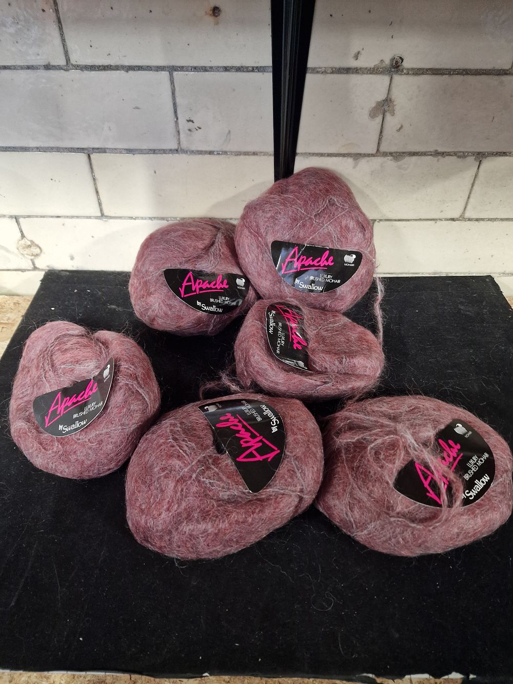 Lot 212: Apache Luxury Brushed Mohair Nylon Wool