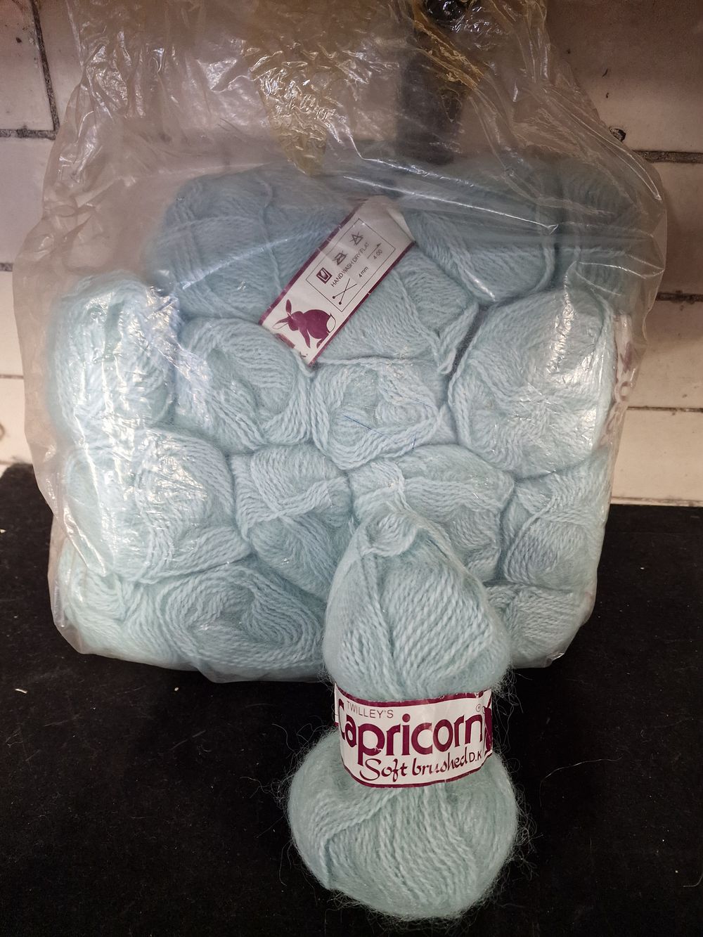 Lot 221: Twilleys Capricorn Soft Brushed Acrylic Nylon Wool