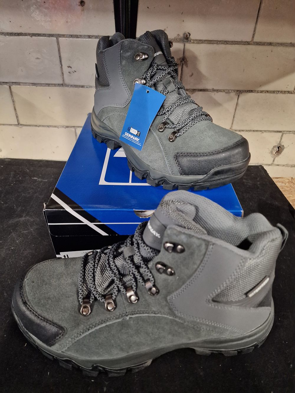 Lot 343: Brand New Donnay Suede Waterproof Walking Boots Uk 8 Grey Black RRP £79.99