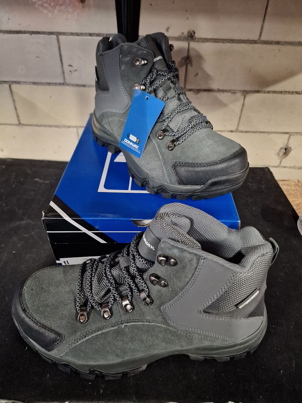 Lot 344: Brand New Donnay Suede Waterproof Walking Boots Uk 8 Grey Black RRP £79.99