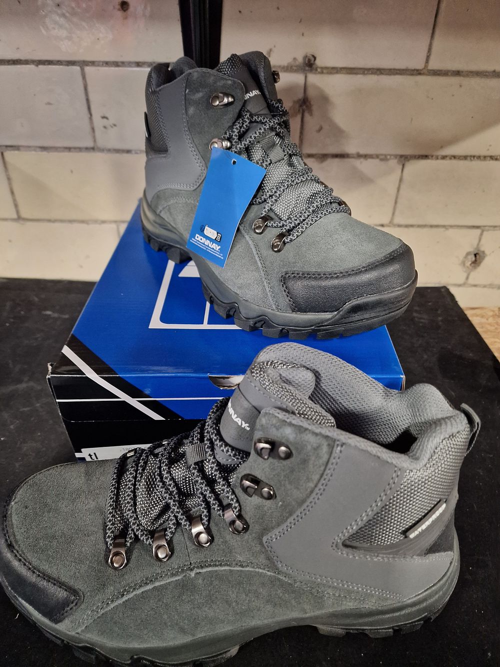 Lot 345: Brand New Donnay Suede Waterproof Walking Boots Uk 8 Grey Black RRP £79.99