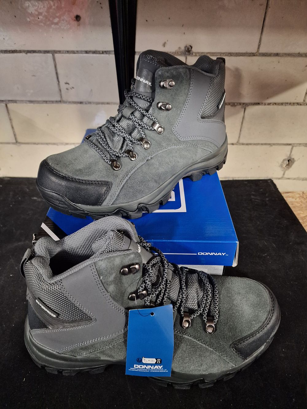Lot 348: Brand New Donnay Suede Waterproof Walking Boots Uk 9 Grey Black RRP £79.99