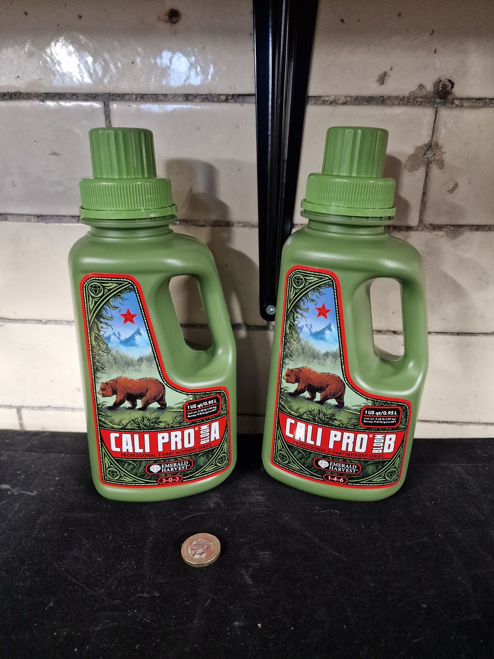 Lot 349: Emerald Harvest Cali Pro Bloom Professional Two Part Plant & Crop Nutrients 950ml