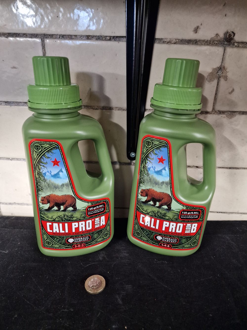 Lot 350: Emerald Harvest Cali Pro Bloom Professional Two Part Plant & Crop Nutrients 950ml