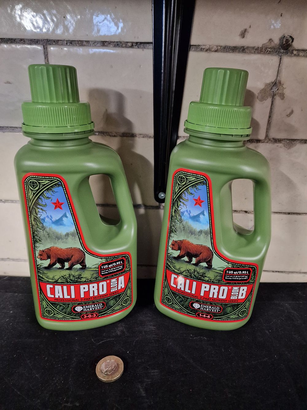 Lot 352: Emerald Harvest Cali Pro Bloom Professional Two Part Plant & Crop Nutrients 950ml