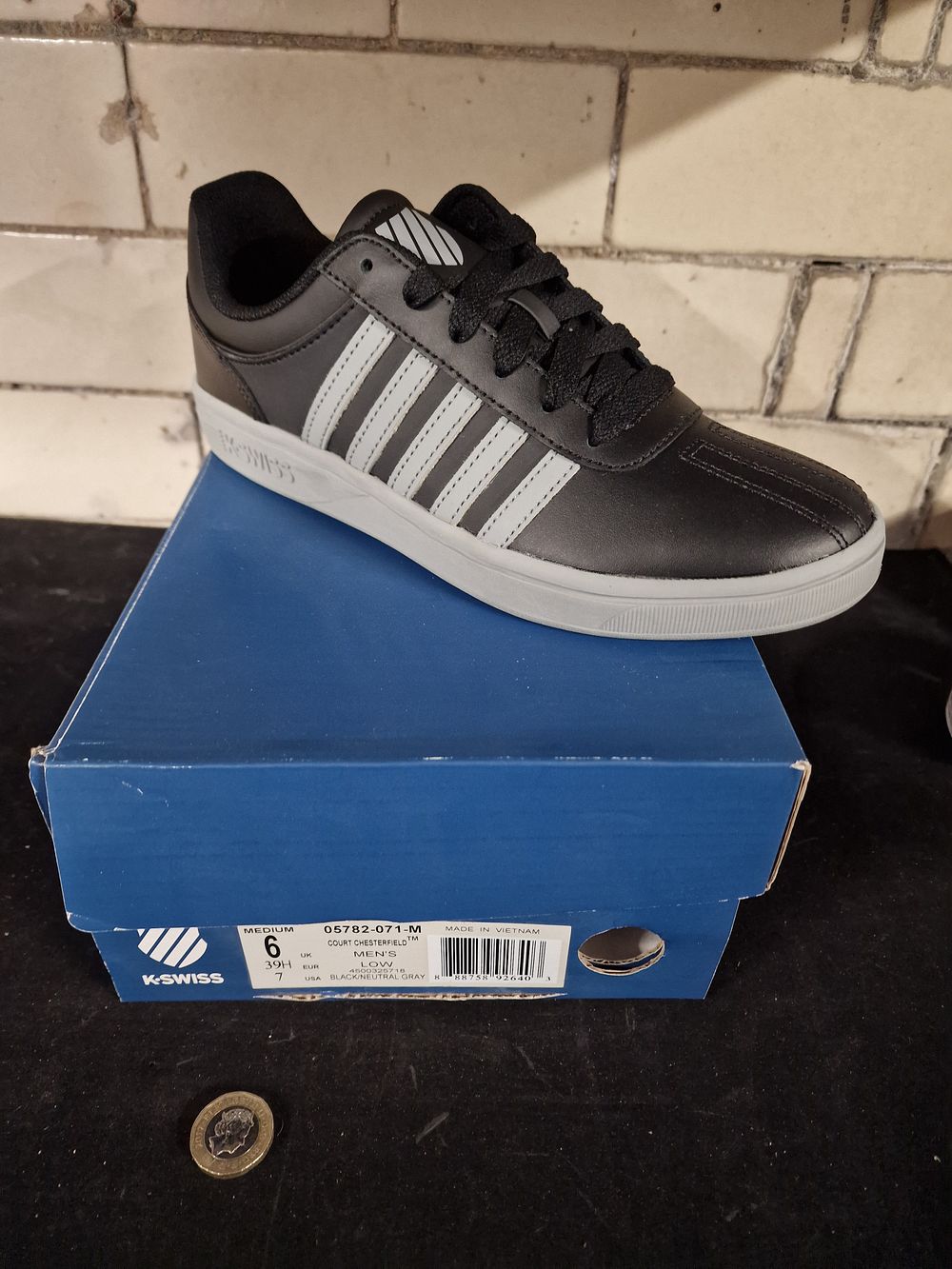 Lot 374: Brand New K-Swiss Mens Court Chesterfield Low Trainers Black Neutral Gray Size 6