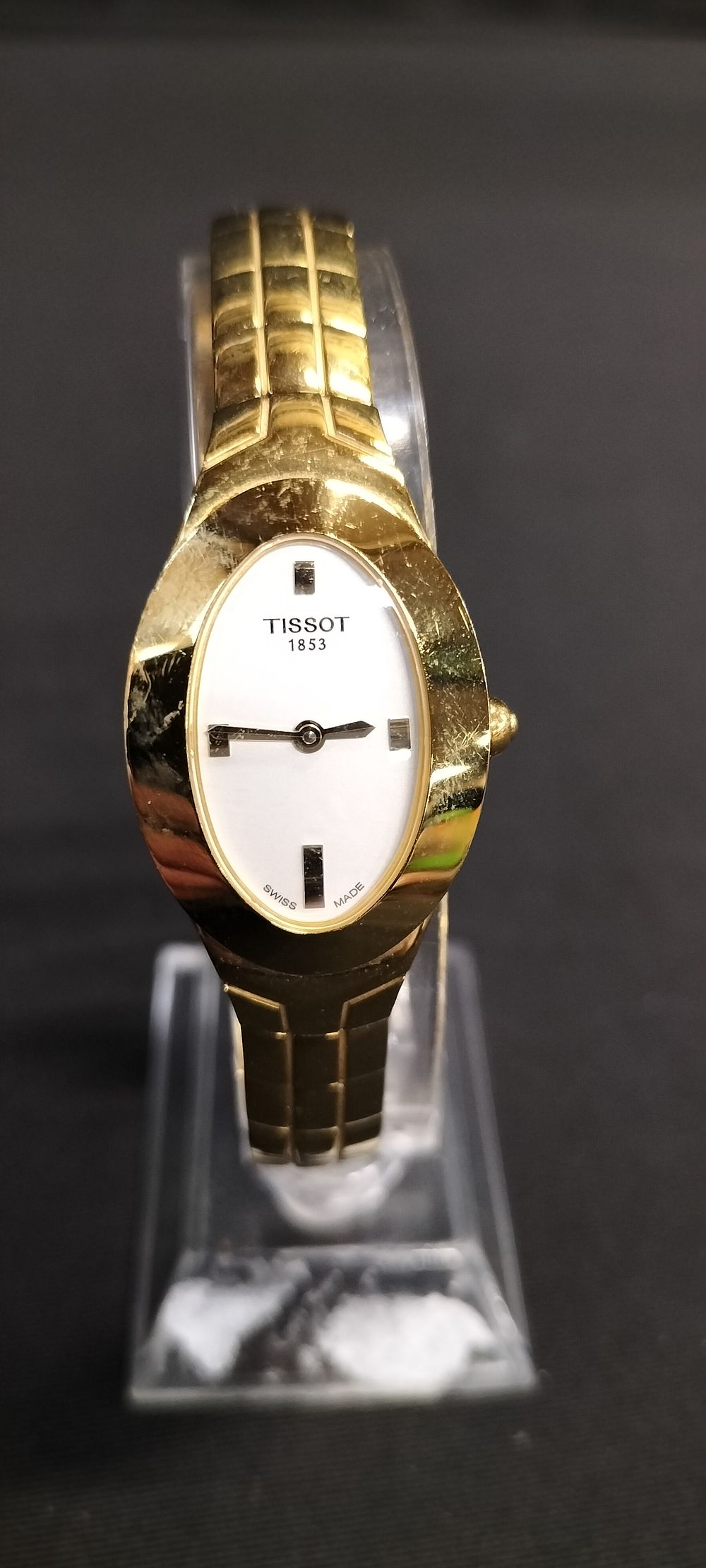 Lot 177: Tissot 1853 ladies gold tone watch with bracelet...