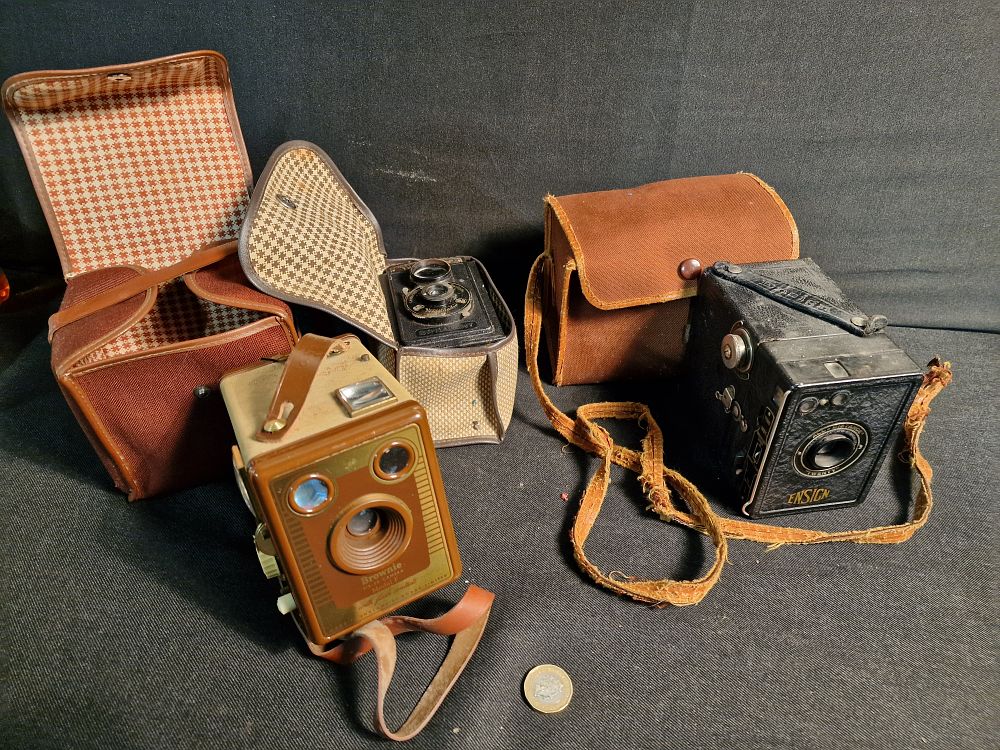 Lot 168: Three Vintage Box Cameras and Cases inc Brownie Six-20 Model F