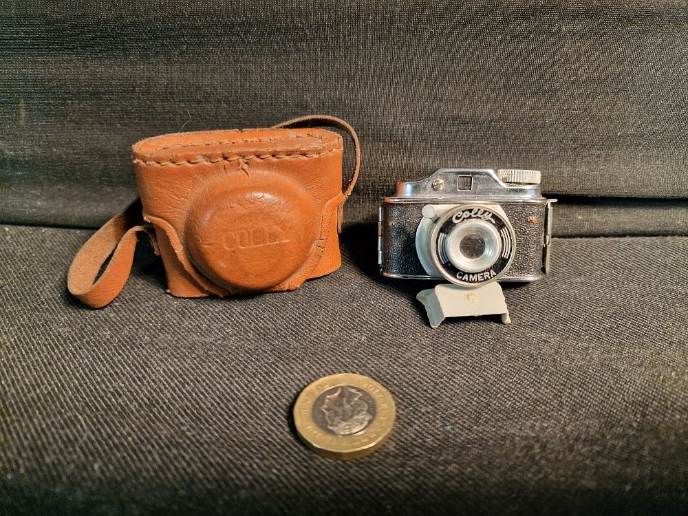Lot 174: Vintage Miniature Colly Camera and Case a/f